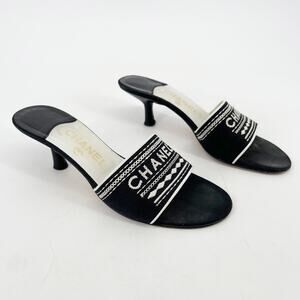 Chanel Vintage Black Canvas Embroidered Kitten Heel Mule Slide Sandal EU 39